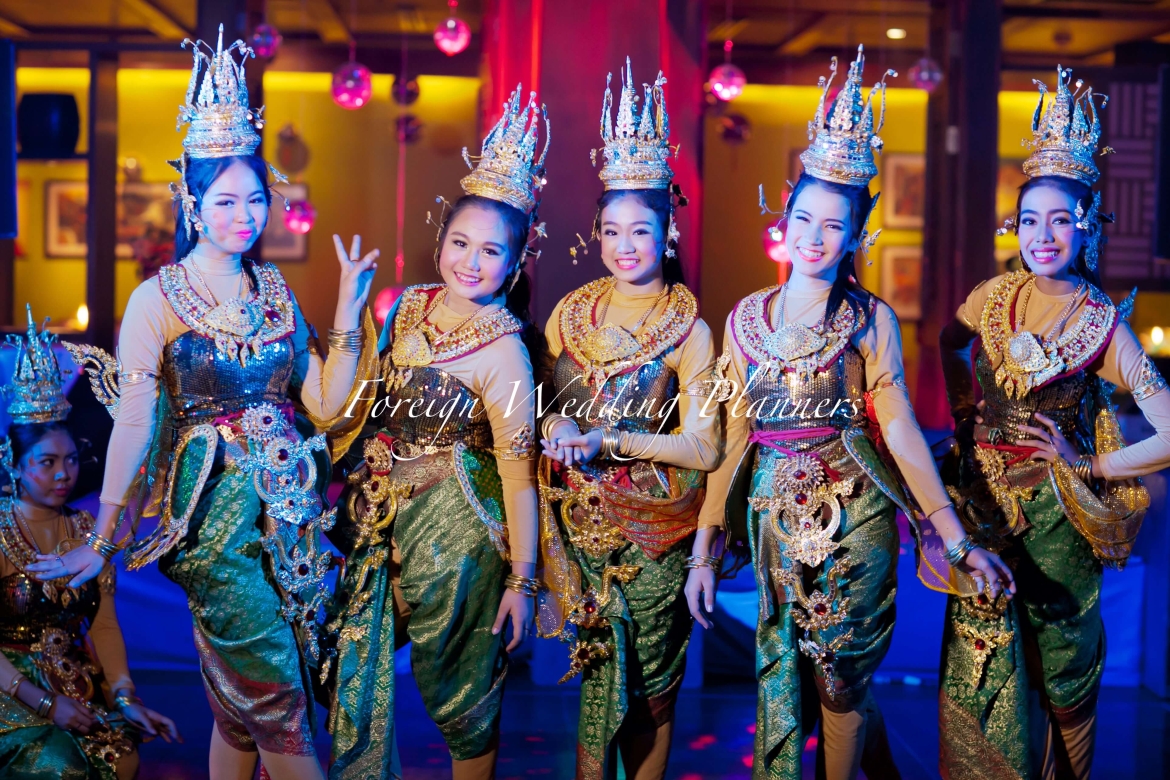 thailand-weddings-thai-dancers.jpeg