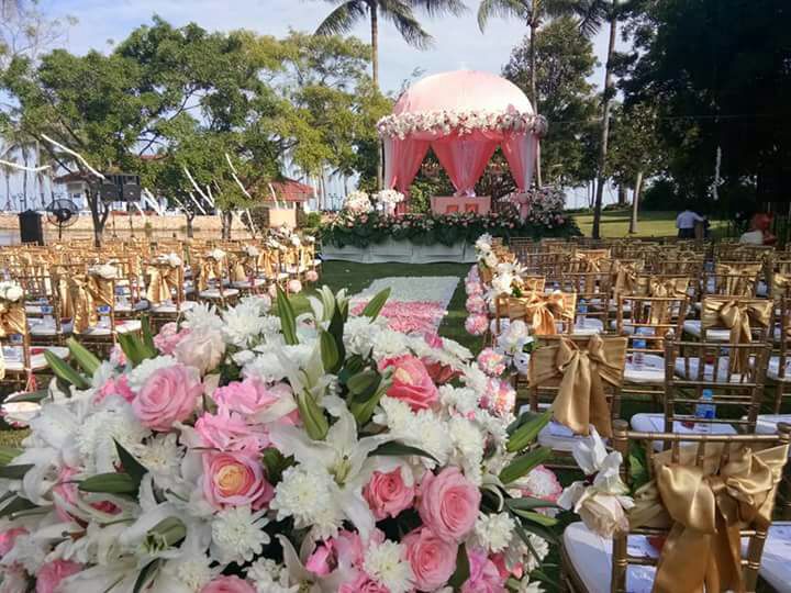 flowers-beautiful-decore-mandap-wedding-functions-thailand.jpeg
