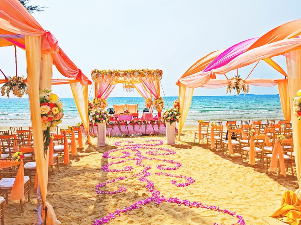destination-beach-wedding-indian-styles-mandap-decore.jpg