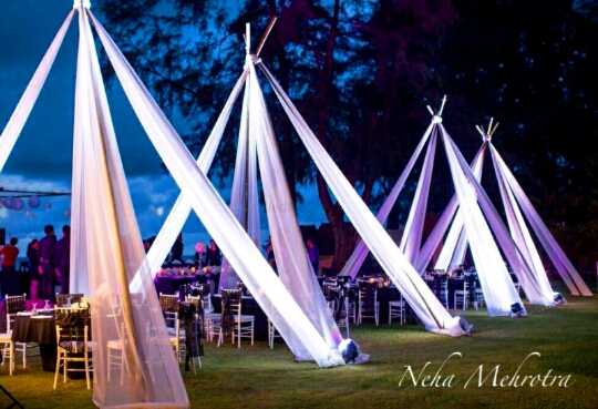 decorations-pool-party-indian-weddings-beach-foreign-wedding-planners.jpeg