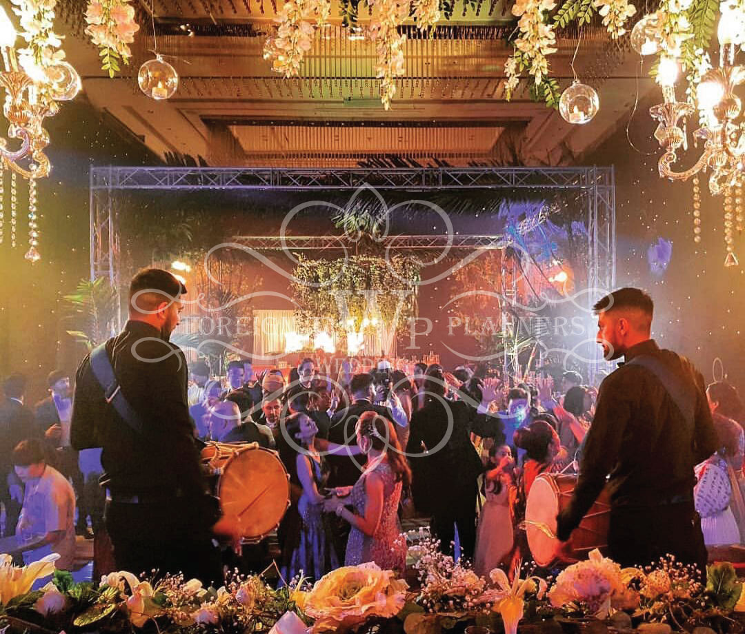 foreign-wedding-planners-reception-signature-decor-organizers.jpg